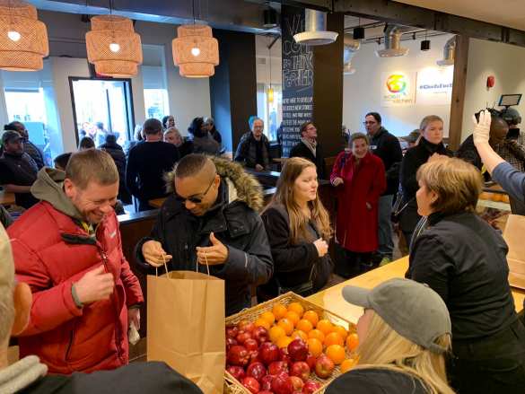 В Вашингтоне из-за «шатдауна» открыли бесплатную столовую для госслужащих (+ФОТО) | Русская весна