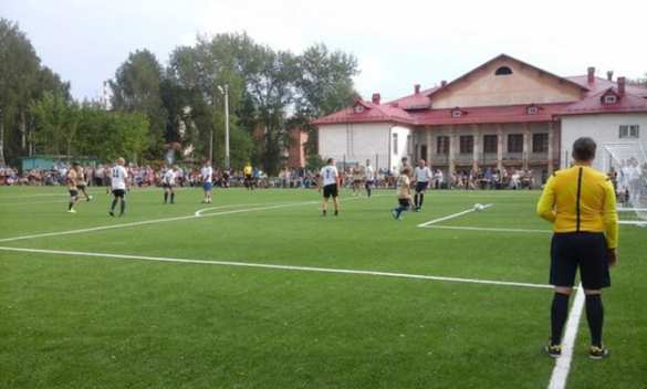 Футболист сборной России построил школьный стадион (ФОТО, ВИДЕО) | Русская весна