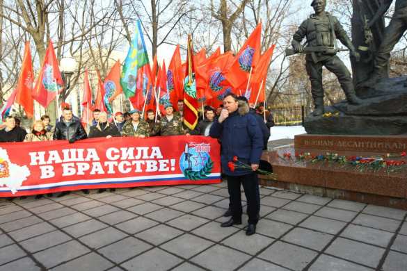 Память героев-десантников 6-й роты «Боевое Братство» почтило массовым шествием (ВИДЕО, ФОТО) | Русская весна