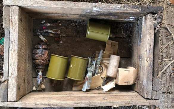 Сотни патронов, гранаты и запалы: на востоке Крыма найден схрон (ФОТО) | Русская весна