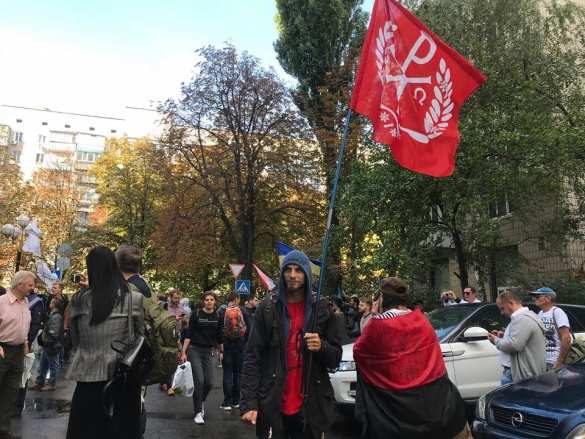 В Киеве неонацисты чуть не растерзали генпрокурора Луценко за выдачу «атошника» России (ФОТО, ВИДЕО) | Русская весна