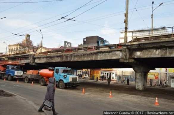 С высоты птичьего полета: в Сети появилось видео рухнувшего в Киеве моста (ФОТО, ВИДЕО) | Русская весна