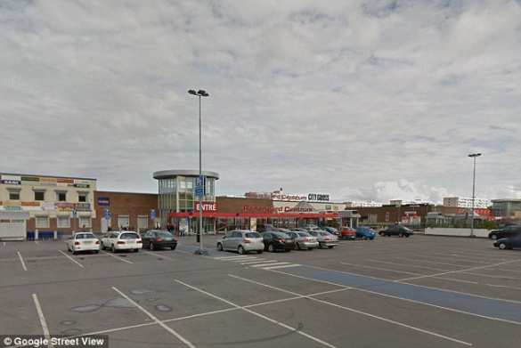 В Швеции открыли стрельбу в торговом центре (ФОТО) | Русская весна