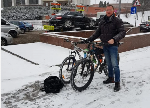 Это Украина: У дипломата из ЕС в Киеве украли велосипед (ФОТО) | Русская весна