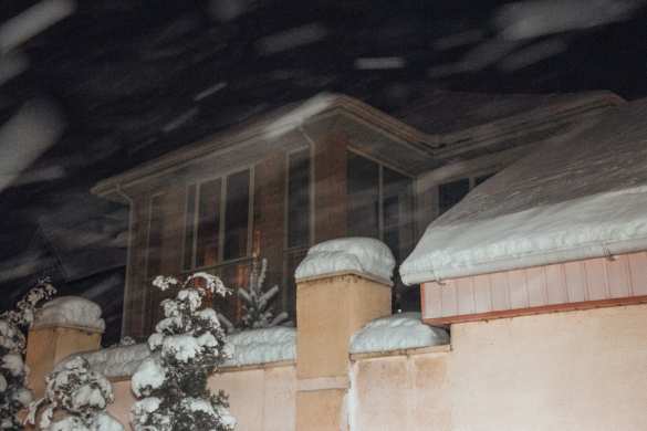 В Киеве в дом с детьми забросили взрывчатку (ФОТО, ВИДЕО) | Русская весна