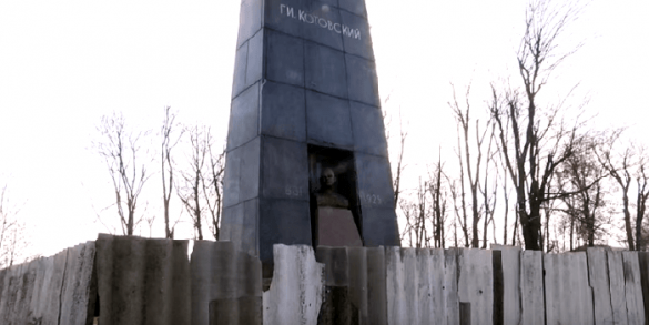 Последствия взлома склепа советского командира Котовского в Одесской области (ФОТО, ВИДЕО) | Русская весна