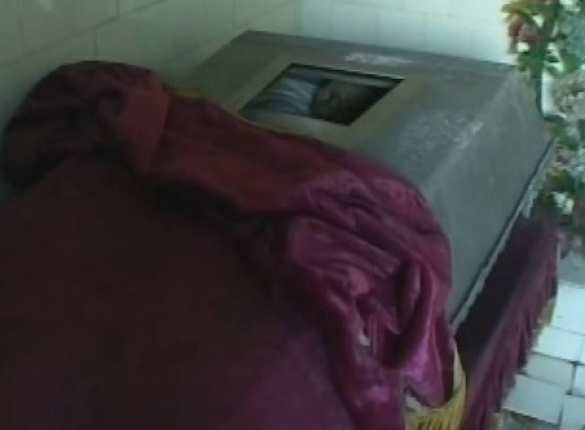 Последствия взлома склепа советского командира Котовского в Одесской области (ФОТО, ВИДЕО) | Русская весна