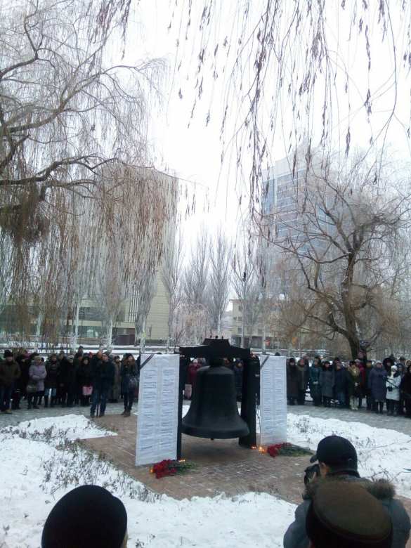 Дончане вышли на траурный митинг по погибшим в катастрофе Ту-154 (ФОТО, ВИДЕО) | Русская весна