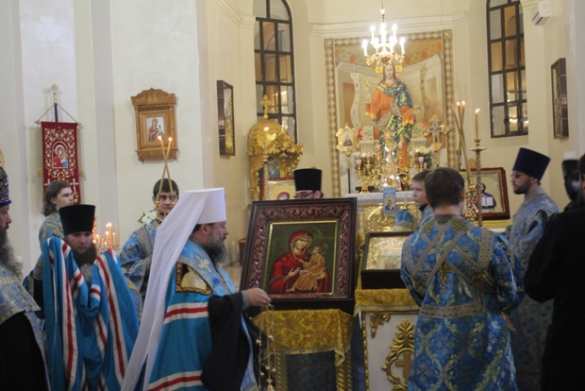 Луганчане встретили икону Скоропослушница», переданную в дар Свято-Петропавловскому собору (ФОТО, ВИДЕО) | Русская весна