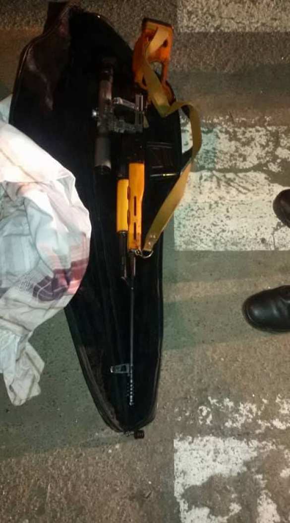 Типичная Украина: в Киеве на улице нашли две снайперские винтовки (ФОТО) | Русская весна