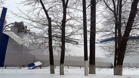 В Полтаве из-за снегопада рухнул спорткомплекс (ФОТО) | Русская весна