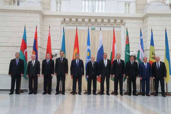 «Украина направила самого конструктивного представителя — знамя», — Захарова (ФОТО) | Русская весна