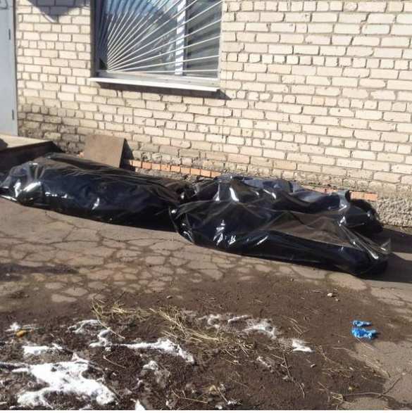 Морг в Артемовске переполнен трупами убитых солдат ВСУ (ФОТО), заведующий морга будет встречаться лично с Порошенко, — украинские журналисты | Русская весна