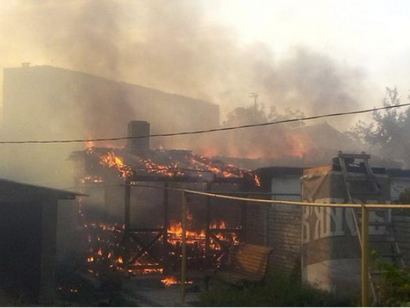 Донецк. Попадание в дома по ул. Васильченко (ФОТОФАКТ) | Русская весна