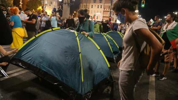 Безумие «глобальных протестов» — в центре Софии вновь разворачивается Майдан (ФОТО) | Русская весна