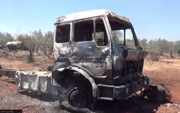 СРОЧНО: ВКС России сожгли колонну с нефтью ИГИЛ и «оппозиции» в Алеппо — опубликованы кадры (+ВИДЕО, ФОТО) | Русская весна