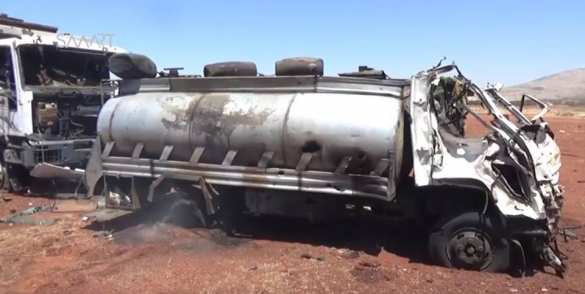 СРОЧНО: ВКС России сожгли колонну с нефтью ИГИЛ и «оппозиции» в Алеппо — опубликованы кадры (+ВИДЕО, ФОТО) | Русская весна