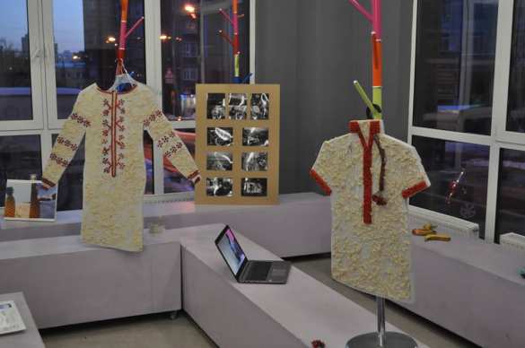 Вышиванку на помойку: украинский скульптор вызвал скандал дерзкой выходкой (ФОТО) | Русская весна