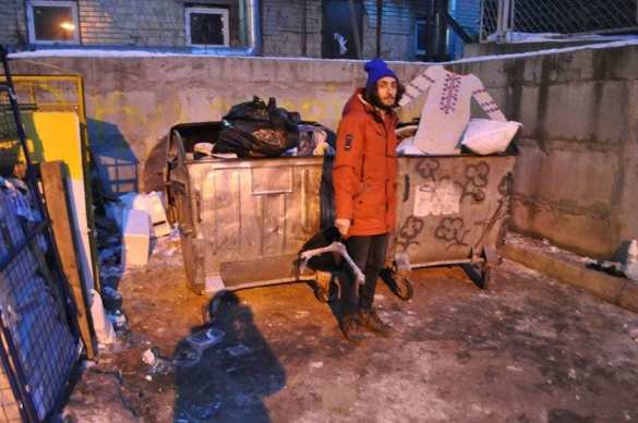Вышиванку на помойку: украинский скульптор вызвал скандал дерзкой выходкой (ФОТО) | Русская весна
