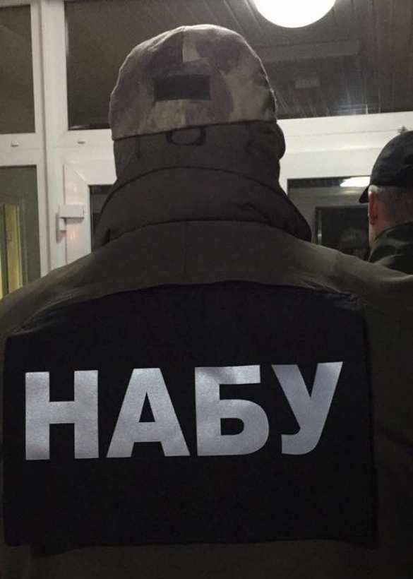 Украинский спецназ был отброшен дедушкой-вахтером, не сумев задержать главного налоговика страны (ФОТО) | Русская весна