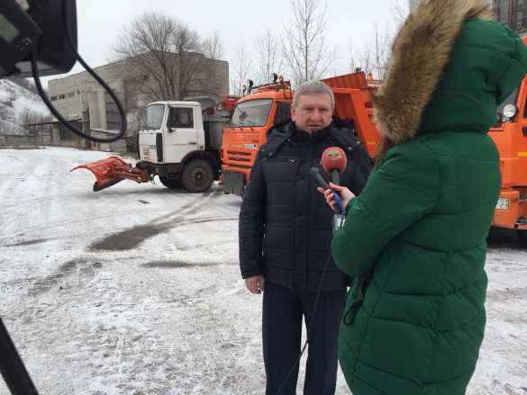 ДНР: Министр строительства и жилищно-коммунального хозяйства вручил ключи от дорожной спецтехники главам администраций (ФОТО) | Русская весна