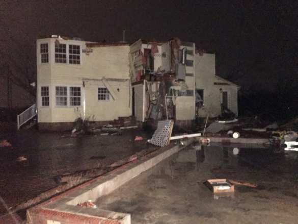 Взрыв в Англии и торнадо в США: что произошло ночью (ФОТО) | Русская весна