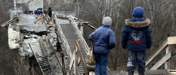 Украина пояснила, почему не начинает ремонт моста в Станице Луганской | Русская весна