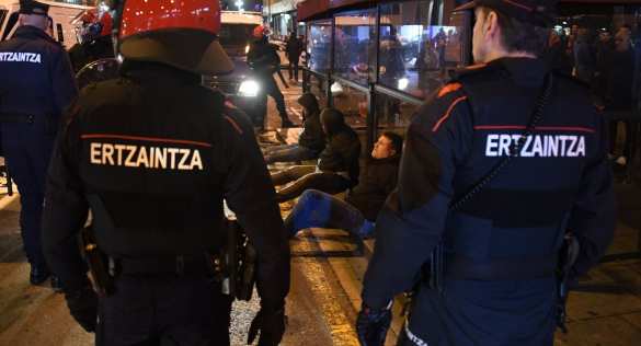 Жестокое побоище: В Бильбао подрались российские и испанские фанаты, есть жертвы (ФОТО, ВИДЕО) | Русская весна