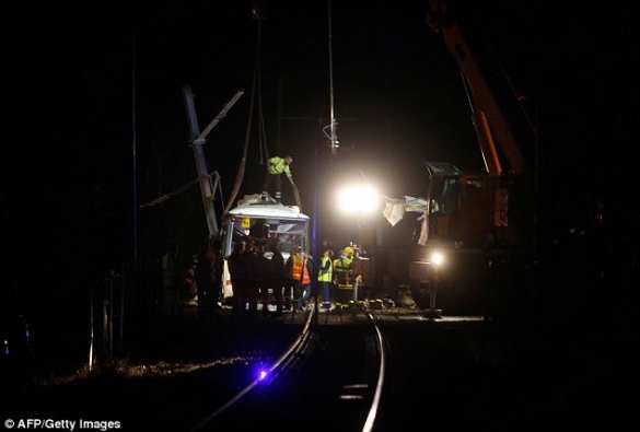Во Франции поезд снес школьный автобус, погибли и пострадали 20 детей (ФОТО, ВИДЕО) | Русская весна