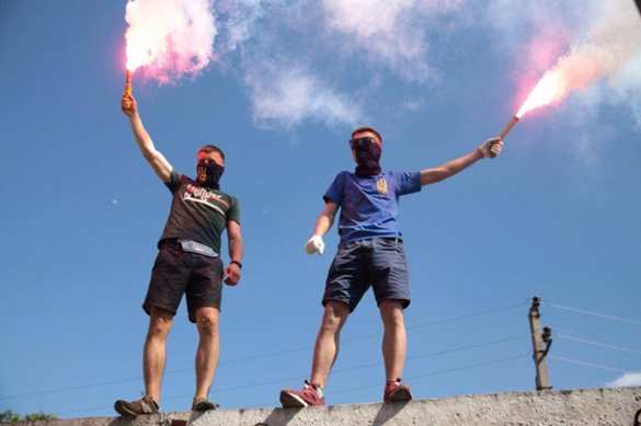 Конфликт из-за «Интера»: Под Киевом произошли столкновения неонацистов и полиции (ФОТО) | Русская весна