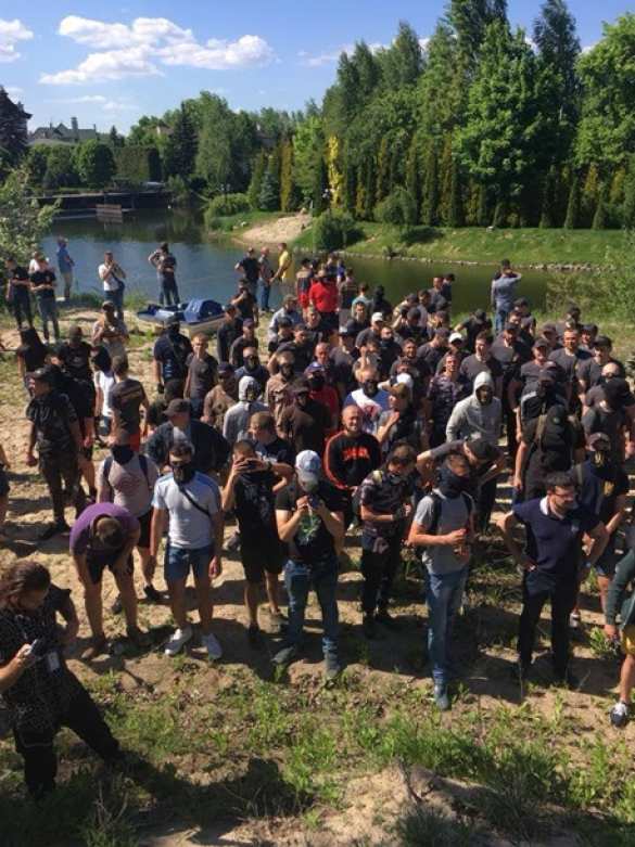 Конфликт из-за «Интера»: Под Киевом произошли столкновения неонацистов и полиции (ФОТО) | Русская весна