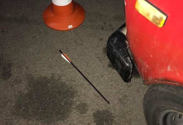 Украина средневековая: Под Киевом чиновницу серьёзно ранили из арбалета (ФОТО, ВИДЕО) | Русская весна