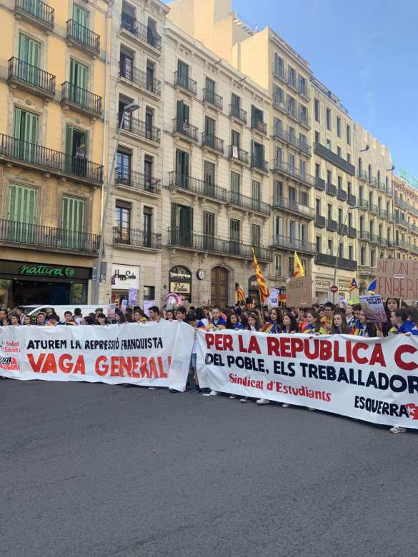 Протесты в Каталонии: Тысячные колонны сторонников независимости идут на Барселону (ФОТО, ВИДЕО) | Русская весна