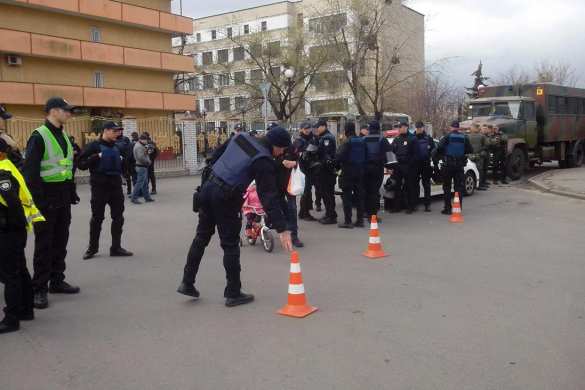 В Киеве суд выносит приговор насильникам из «Торнадо» (ФОТО, ВИДЕО, ПРЯМАЯ ТРАНСЛЯЦИЯ) | Русская весна