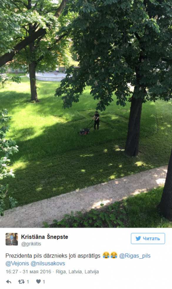 На газоне дворца президента Латвии появилась свастика (ФОТО) | Русская весна