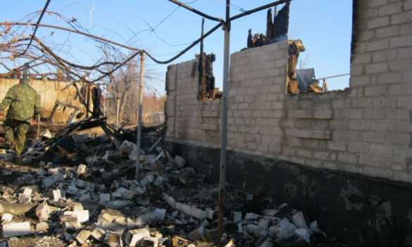 Разрушенные дома и снаряды во дворах: последствия пожара на складе боеприпасов в Сватово (ФОТОЛЕНТА) | Русская весна