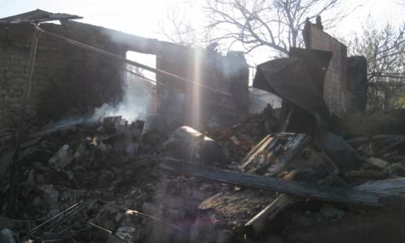 Разрушенные дома и снаряды во дворах: последствия пожара на складе боеприпасов в Сватово (ФОТОЛЕНТА) | Русская весна