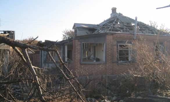 Разрушенные дома и снаряды во дворах: последствия пожара на складе боеприпасов в Сватово (ФОТОЛЕНТА) | Русская весна