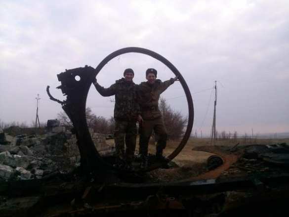 Под Дебальцево продолжаются бои, сожжена бронетехника ВСУ (фото) | Русская весна