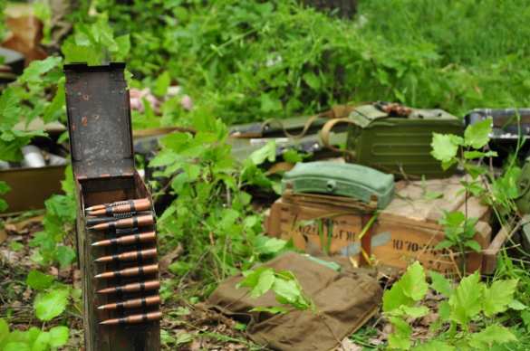 Полиция ЛНР обнаружила крупный тайник украинских диверсантов (ФОТО, ВИДЕО) | Русская весна