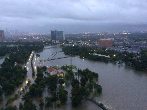 Хьюстон, у вас проблемы: столицу Техаса накрыло масштабное наводнение (ФОТО, ВИДЕО) | Русская весна