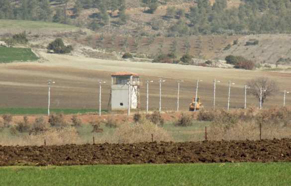 ВАЖНО: курды опубликовали кадры вторжения турецких войск на территорию Сирии (ФОТО) | Русская весна