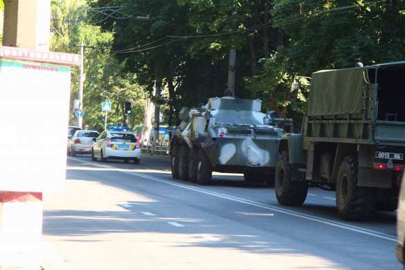 Украина формирует ударную группировку на границе с Крымом, — очевидцы (ФОТО) | Русская весна