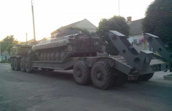 Украина формирует ударную группировку на границе с Крымом, — очевидцы (ФОТО) | Русская весна