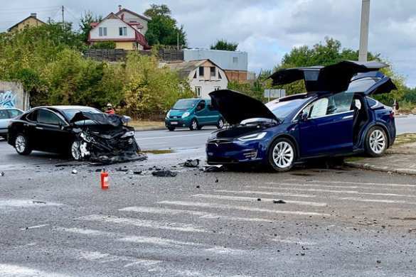 Восстание машин: электрокары Tesla начали самовольно разгоняться | Русская весна