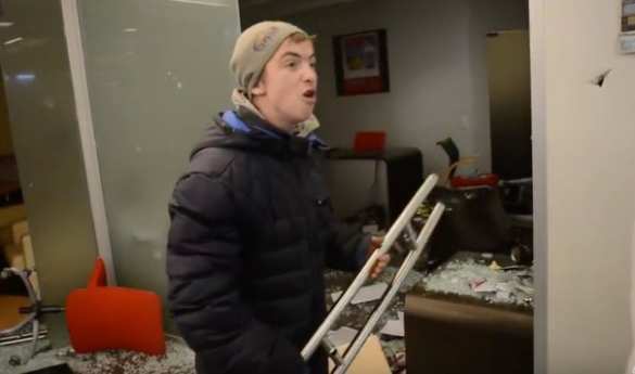 Организаторы Третьего Майдана открестились от вчерашних погромов в центре Киева | Русская весна