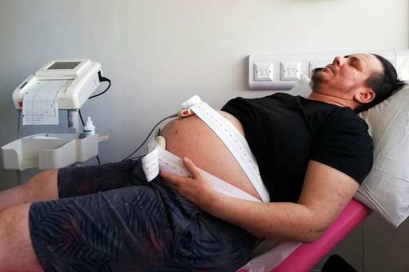 Ад где-то рядом: в Британии мужчина родил ребёнка от женщины (ФОТО) | Русская весна