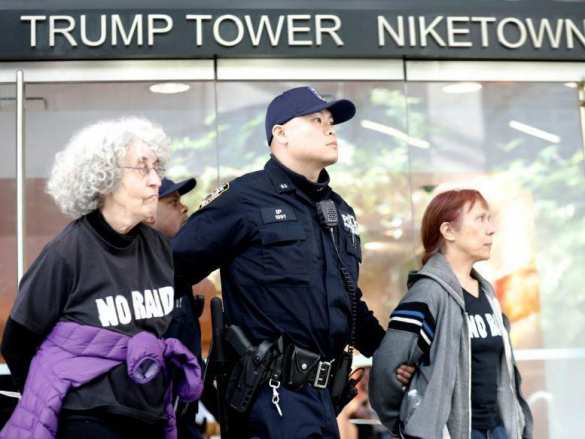 Протестующие атаковали Trump Tower (ФОТО, ВИДЕО) | Русская весна