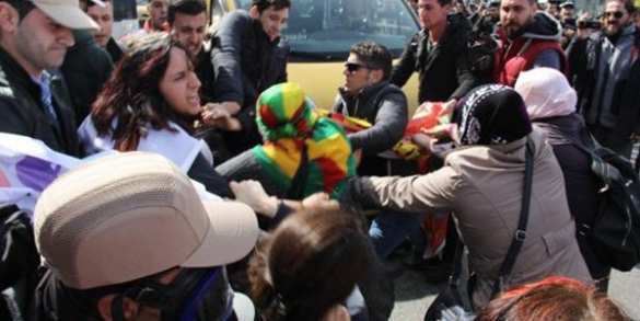 Накануне 8 марта: разгон женской демонстрации резиновыми пулями в Стамбуле (ФОТО, ВИДЕО) | Русская весна