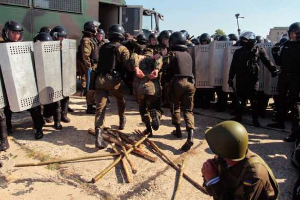 Нацгвардия Украины экстренно готовится разгонять Майдан (ФОТО) | Русская весна